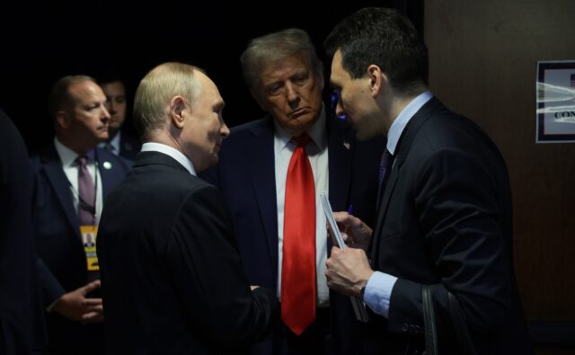 Трамп атакует: Зеленскому укажут его место в Белом доме