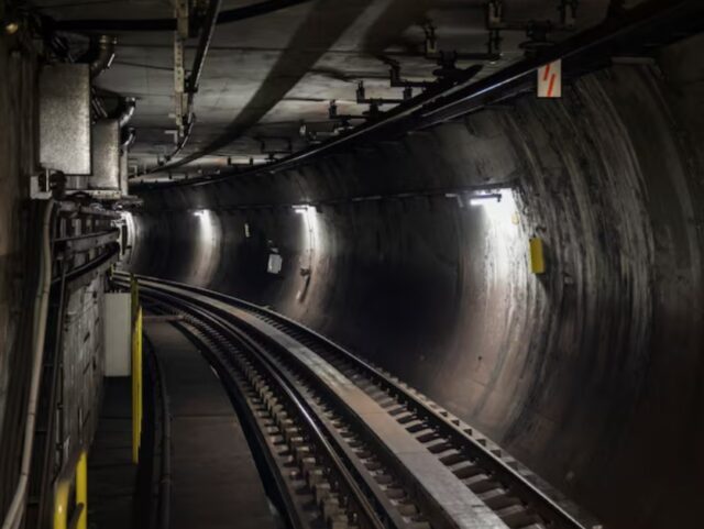 Карусель мегаконтракта: в Петербурге снова зависло строительство метро