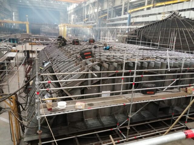 Напролом по Арктике: ледокол «Россия» сломает лёд и геополитику