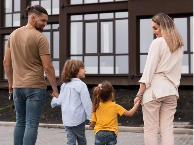 На пороге бедности: россиянам рассказали, кто рискует столкнуться с нищетой