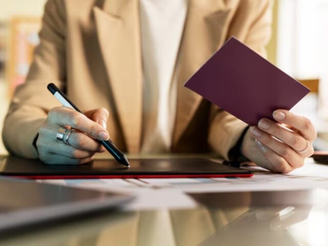 Паспорт в шредер: лидера азербайджанской диаспоры лишили гражданства РФ