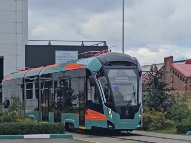 Петербург ускорился: трамвай «Славянка» соединил Шушары и Купчино за минуты
