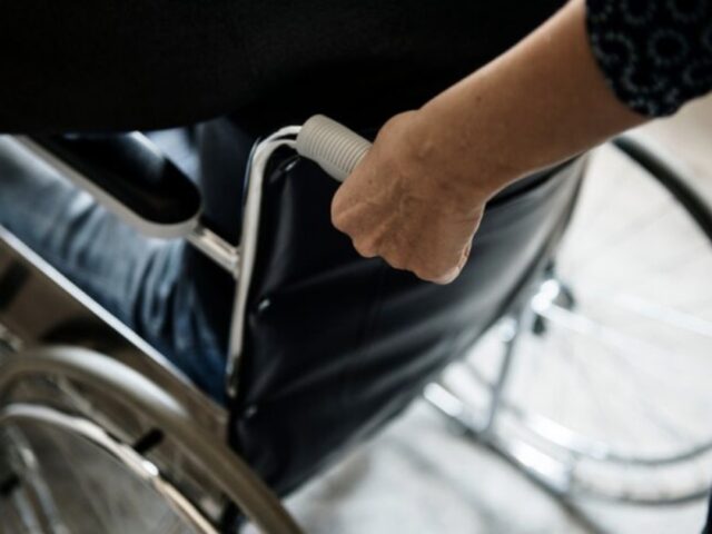 Миллиардная нажива на инвалидах: межрегиональная ОПГ опустошила соцфонды