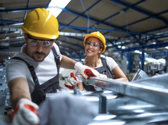 Бум на специальное образование: возрастные студенты пошли в колледжи Петербурга