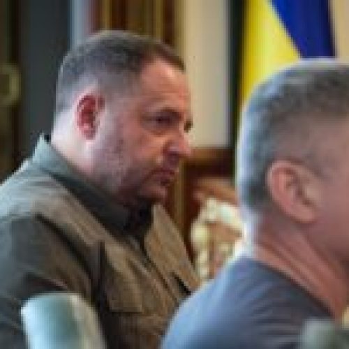 политолог